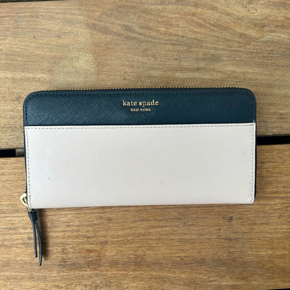 Kate Spade New York Cameron Large Slim Bifold Wallet Clutch Classic Tan/Black